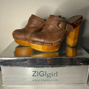 ZIGI girl Distressed Platform Clog